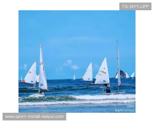 残疾人帆板运动员参与海上体验活动展现勇气与拼搏精神