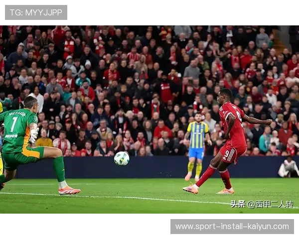 伊萨克与埃基蒂克首发之争成焦点 双前锋战术成为热议话题