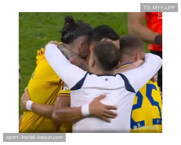 特写：终场哨响，老将莫德里奇与克罗斯在伯纳乌相拥庆祝胜利